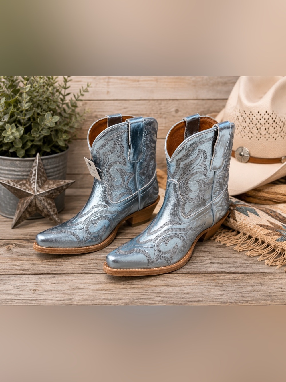 OMG!  Buck & Brana Metallic Blue Western Cowgirl Boots